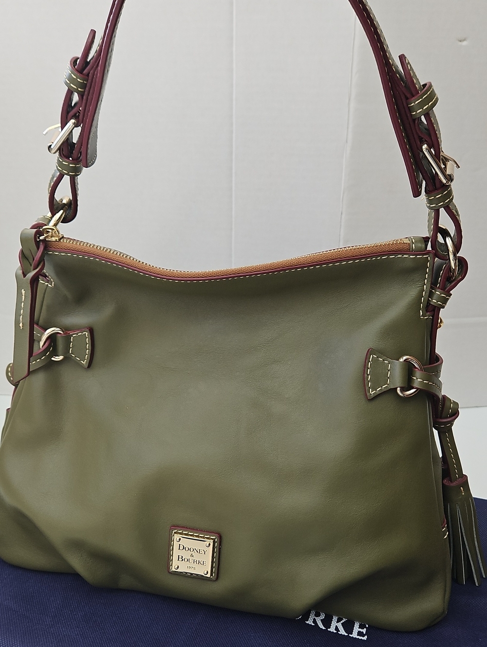 🦚 NWOT Dooney & Bourke Olive Florentine Leather Tegan 30 Shoulder Bag
